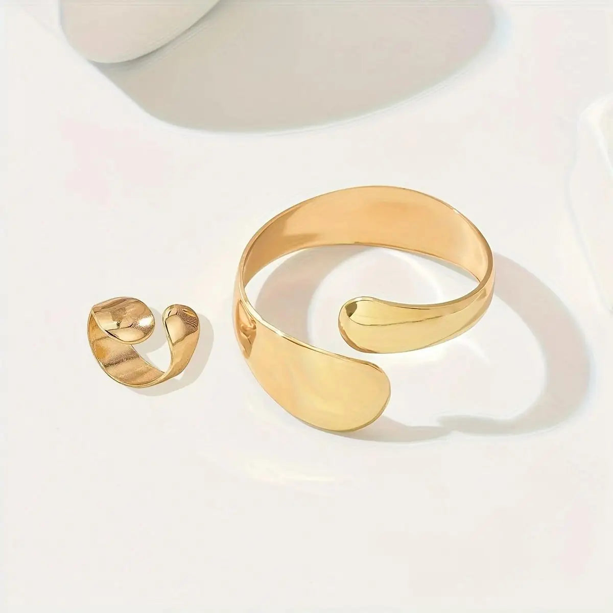 Molten Curve Gold Bracelet & Ring