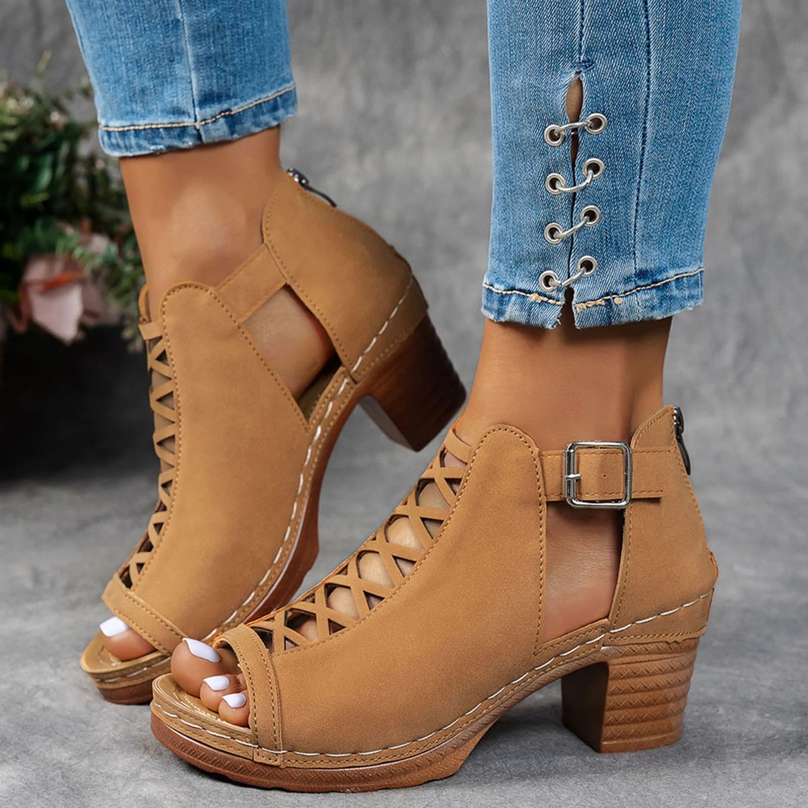 Elegant Cross‑Bundle Chunky Heel Sandals